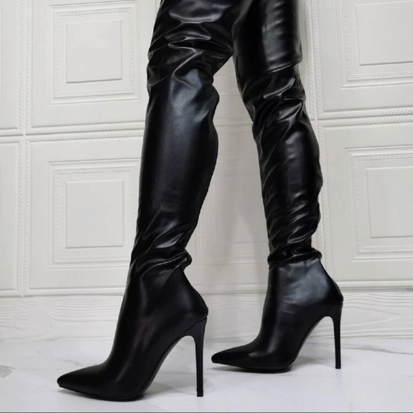 Shoes - Brand new black leather boots